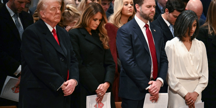 President Donald Trump attends the National Prayer Service at the Washington National Cathedral / ©AFP