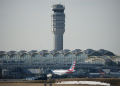 The control tower pictured at Reagan National Airport after an American Airlines plane crashed on its approach to the runway. ©AFP