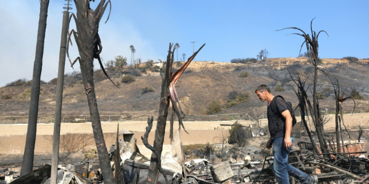 The emergency alert system in Los Angeles was the first many people heard of the need to flee when huge wildfires erupted this week. ©AFP