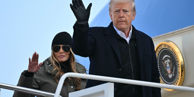 US President Donald Trump and First Lady Melania Trump board Air Force One at Joint Base Andrews in Maryland to travel to  North Carolina / ©AFP