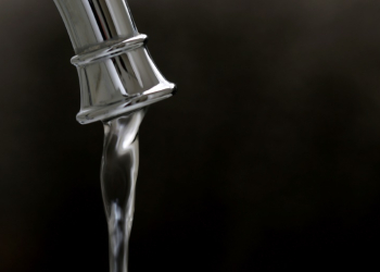 Introduced in the United States in 1945, community water fluoridation quickly reduced cavities in children and tooth loss in adults, earning recognition as one of the greatest public health achievements of the 20th century. ©AFP