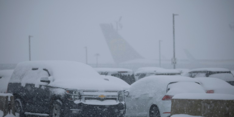 Snowfall in Lousiville, Kentucky forced dozens of flight cancellations. ©AFP