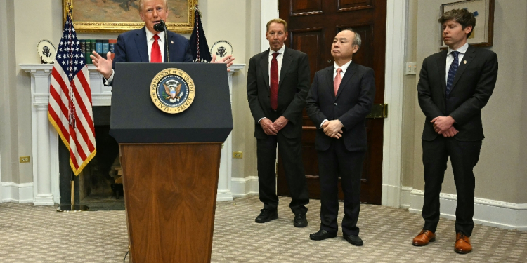 In his first full day in the White House, US President Donald Trump announced a major investment to build infrastructure for artificial intelligence led by Japanese giant SoftBank and ChatGPT-maker OpenAI / ©AFP