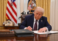 US President Donald Trump signs an executive order to declassify files on the assassinations of former president John F. Kennedy, former Attorney General Robert F. Kennedy and civil rights leader Martin Luther King Jr. / ©AFP