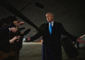 US President Donald Trump speaks to the press upon arrival at Joint Base Andrews in Maryland on February 2, 2025, as he returns to the White House from Florida. / ©AFP